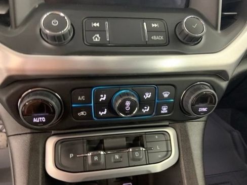 Used 2023 GMC Acadia SLT AWD/4WD image 27