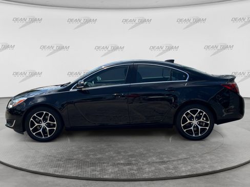 Used 2017 Buick Regal Sport Touring FWD image 4