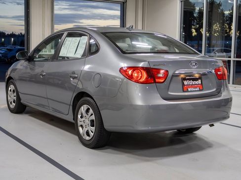Used 2010 Hyundai Elantra GLS image 9