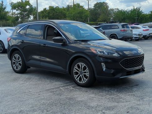 Used 2021 Ford Escape SEL w/ Technology Package FWD image 3