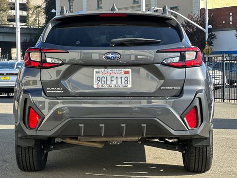 Used 2024 Subaru Crosstrek 2.0i Premium image 5