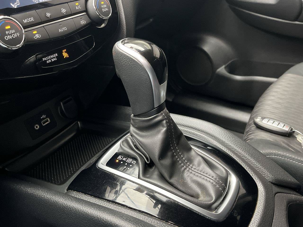 Used 2020 Nissan Rogue SV AWD/4WD image 21