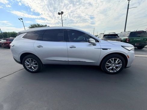 Used 2022 Buick Enclave Premium w/ Surround and Sites Package AWD/4WD image 2
