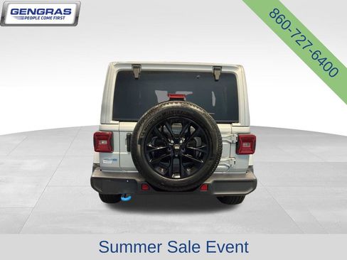 Used 2024 Jeep Wrangler Unlimited Sahara AWD/4WD image 5