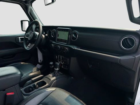 Used 2023 Jeep Wrangler Unlimited Sahara AWD/4WD image 33