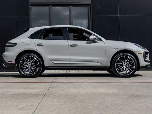 New 2026 Porsche Macan image 12