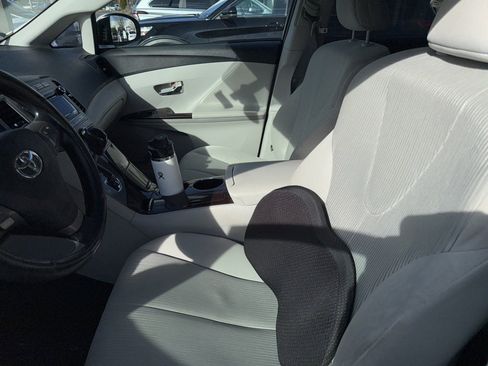 Used 2010 Toyota Venza image 7