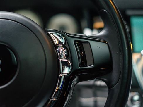 Used 2016 Rolls-Royce Wraith image 23