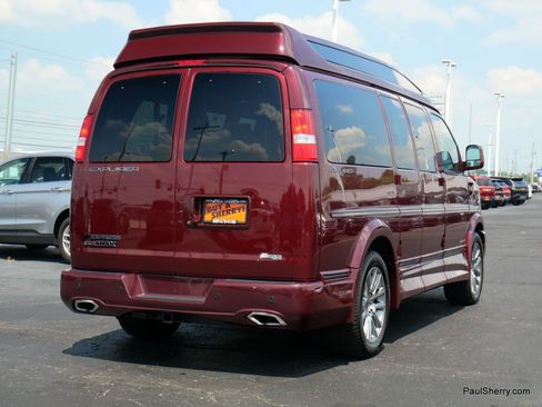 Used 2024 Chevrolet Express 2500 image 10