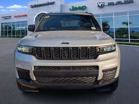New 2025 Jeep Grand Cherokee L Laredo RWD image 2