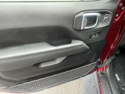 Used 2021 Jeep Wrangler Unlimited Sahara w/ Cold Weather Group image 15