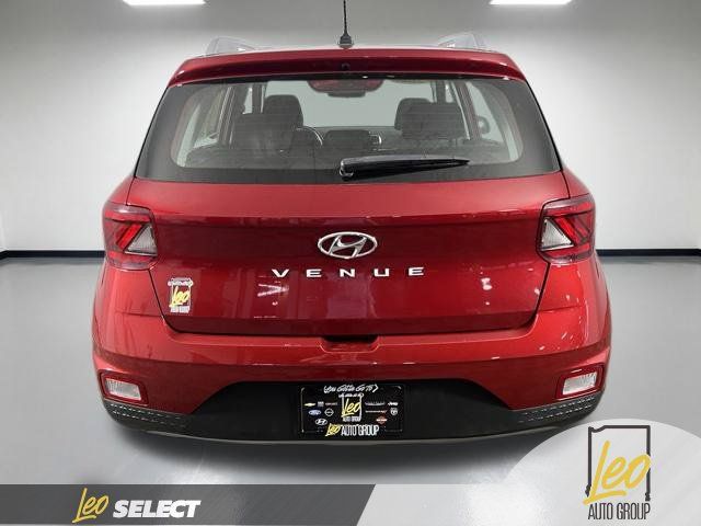 Used 2025 Hyundai Venue SEL FWD image 7