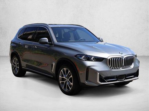 Used 2024 BMW X5 xDrive40i w/ Premium Package AWD/4WD image 4