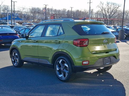 Used 2022 Hyundai Venue SEL image 4