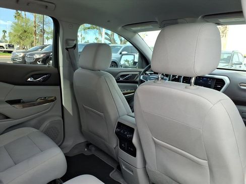 Used 2023 GMC Acadia SLE w/ Driver Convenience Package image 13