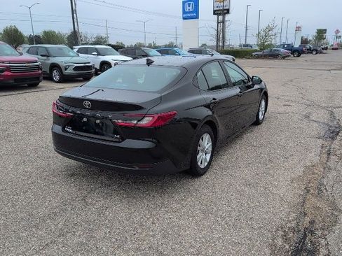 Used 2025 Toyota Camry LE FWD image 17