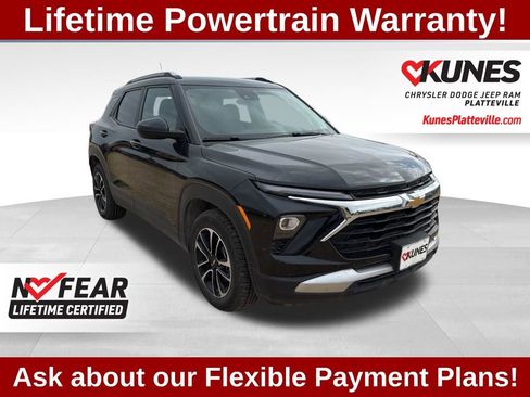 Used 2025 Chevrolet TrailBlazer LT FWD image 1