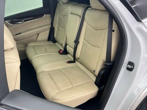 Used 2018 Cadillac XT5 Luxury w/ Driver Awareness Package image 8