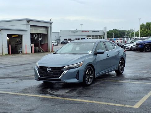Used 2025 Nissan Sentra SV w/ All-Weather Package FWD image 2