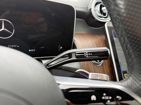 Used 2025 Mercedes-Benz GLC 300 4MATIC image 20