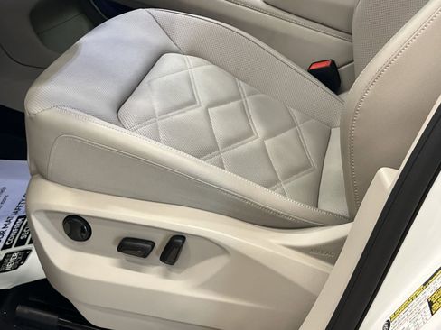 Used 2025 Volkswagen Atlas SE image 11