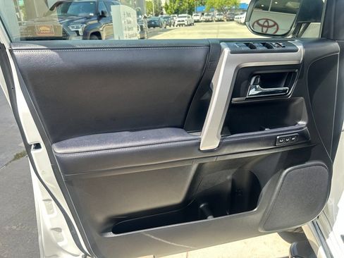 Certified 2020 Toyota 4Runner Limited AWD/4WD image 11