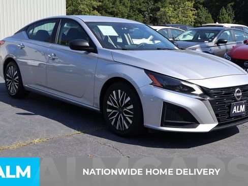 Used 2024 Nissan Altima 2.5 SV FWD image 4