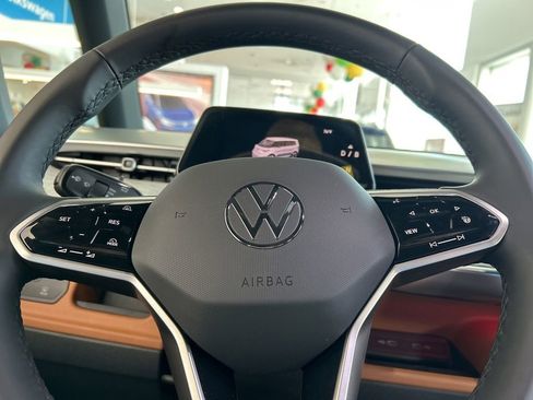 New 2025 Volkswagen ID. Buzz Pro S image 17