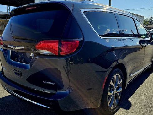 Used 2019 Chrysler Pacifica Limited FWD image 5