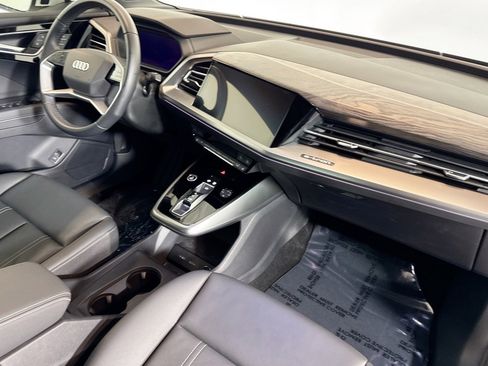 Used 2024 Audi Q4 e-tron Premium Plus image 28