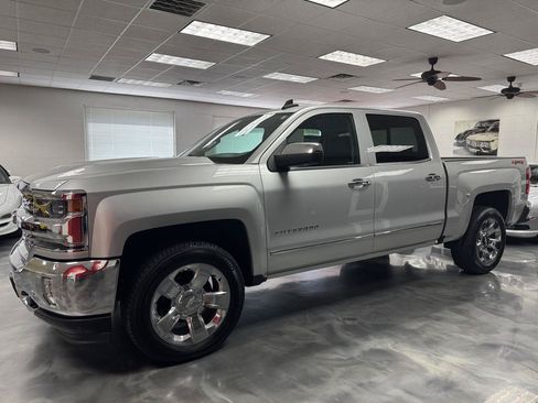 Used 2018 Chevrolet Silverado 1500 LTZ w/ Sport Package AWD/4WD image 12