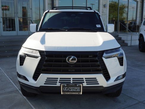 Certified 2024 Lexus GX 550 w/ Accessory Package (Z1) image 3