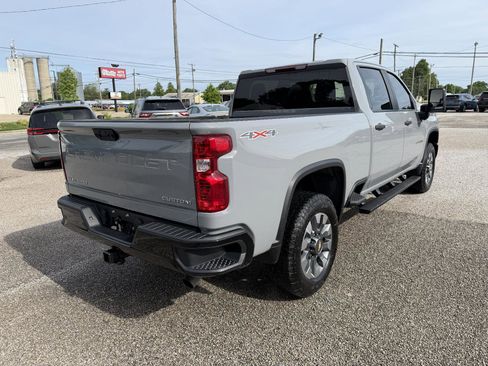 Used 2025 Chevrolet Silverado 2500 Custom w/ Custom Value Package AWD/4WD image 5