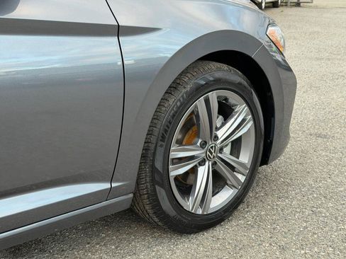 Used 2024 Volkswagen Jetta SE FWD image 44
