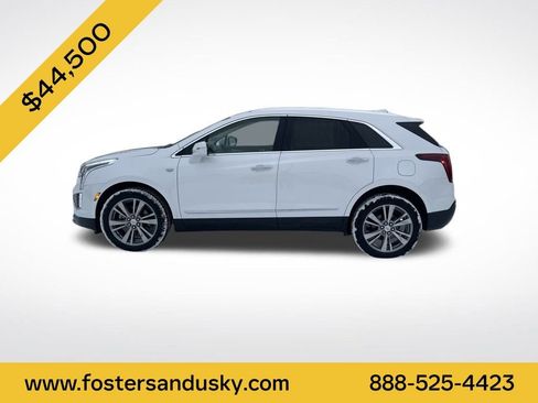 Used 2025 Cadillac XT5 Premium Luxury image 2