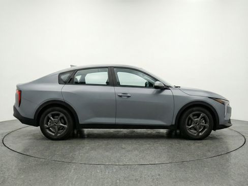 Used 2025 Kia K4 FWD image 5