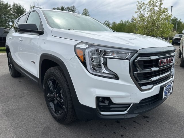 Used 2024 GMC Terrain AT4 w/ Infotainment Package II AWD/4WD image 7