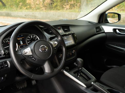 Used 2019 Nissan Sentra S image 16