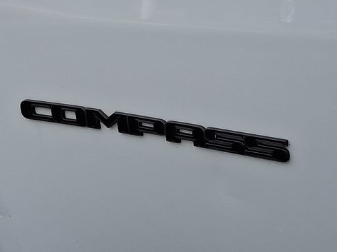 Used 2022 Jeep Compass High Altitude AWD/4WD image 30