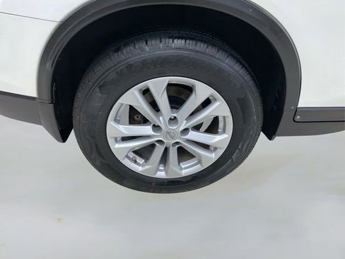 Used 2014 Nissan Rogue SV w/ SV Premium Package image 17