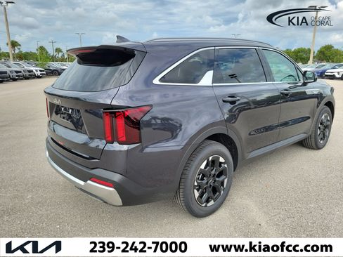 New 2026 Kia Sorento S FWD image 9