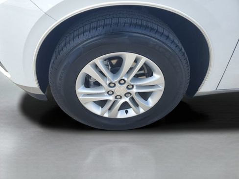 Used 2021 Buick Enclave Essence w/ Sound and Sites Package FWD image 22