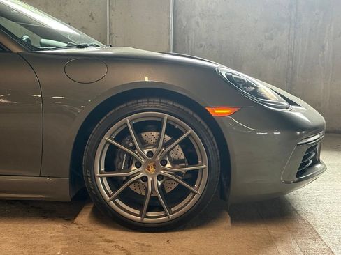 Used 2021 Porsche 718 Cayman RWD image 12