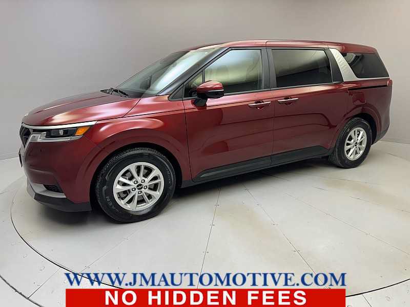 Used 2024 Kia Carnival LX FWD image 1