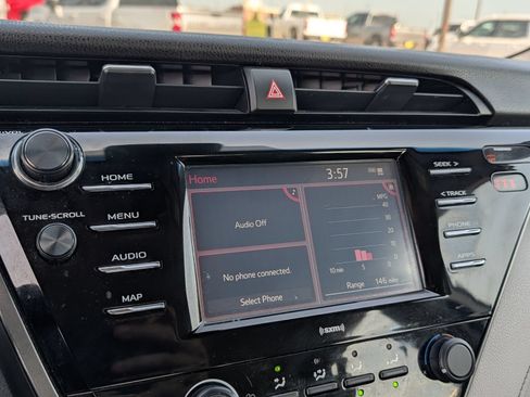 Used 2020 Toyota Camry LE FWD image 22