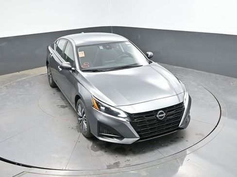 Used 2024 Nissan Altima 2.5 SV AWD/4WD image 35