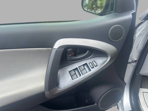 Used 2010 Toyota RAV4 2WD image 10