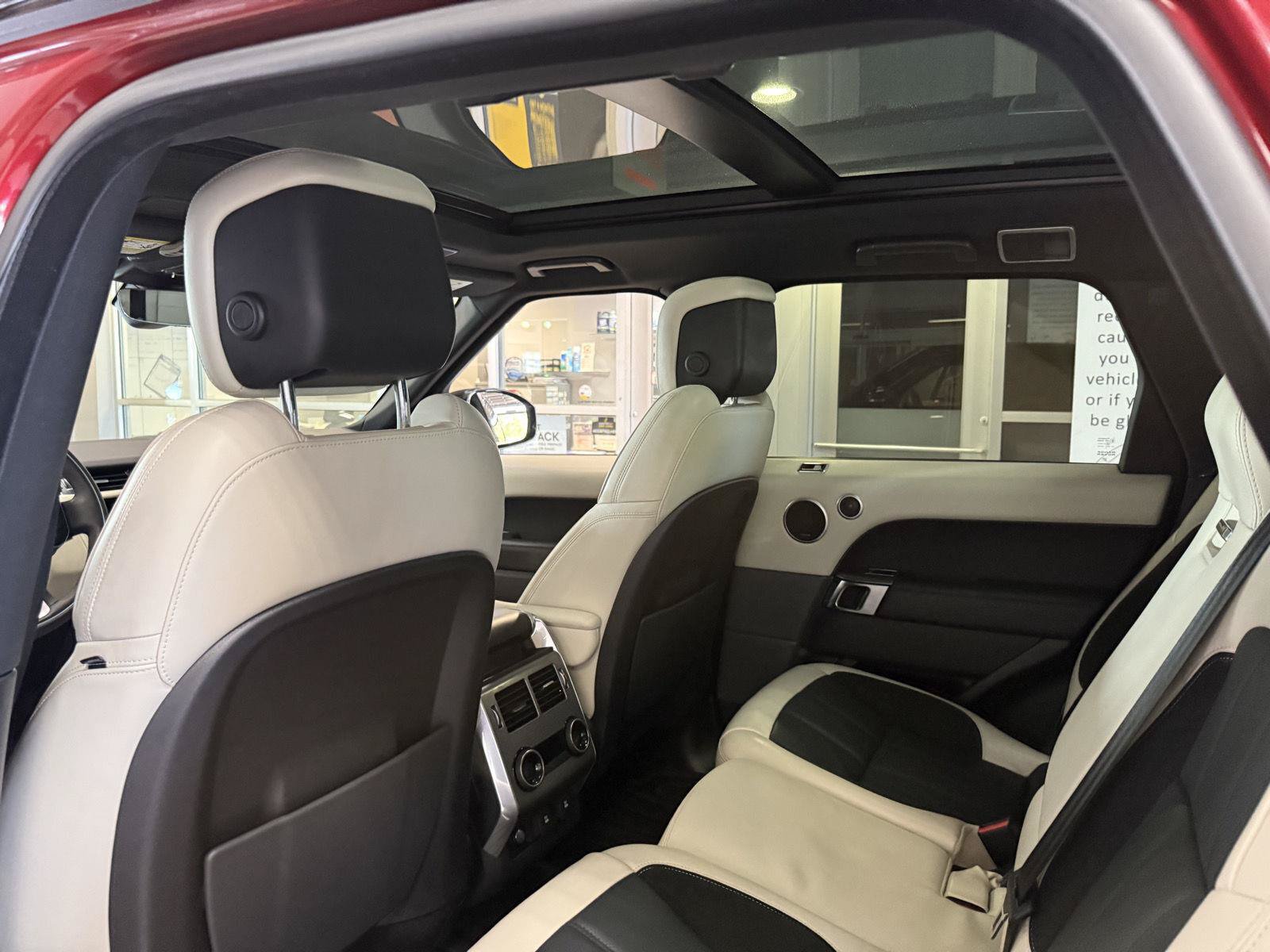 Used 2021 Land Rover Range Rover Sport HST AWD/4WD image 35