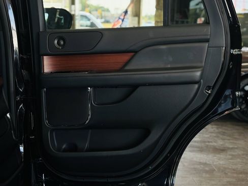 Used 2024 Lincoln Navigator Reserve AWD/4WD image 42