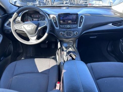 Used 2022 Chevrolet Malibu LT image 9